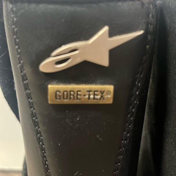 Alpinestars Black Motocycle Boots with Textured Leather - Picture 12 of 13